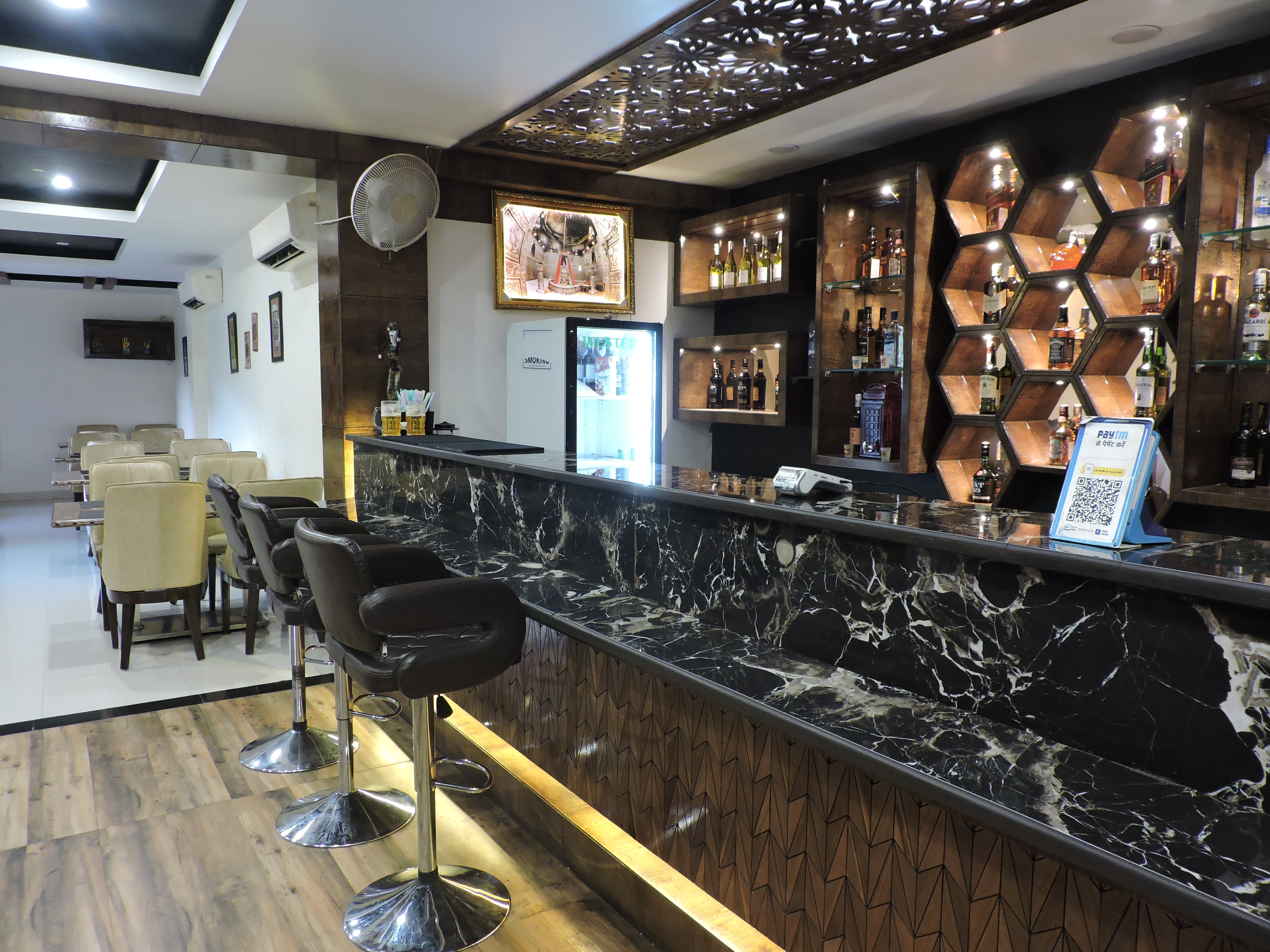 Lounge Bar